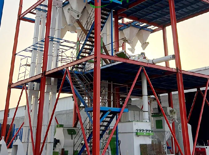 Medium-scale cattle feed pellet mill with hammer mill and mixer, 5-7t/h