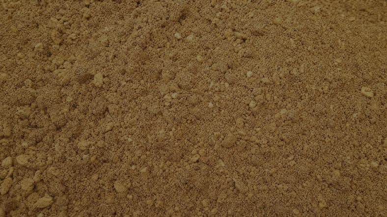 Peanut meal as a raw material for floating fish feed
