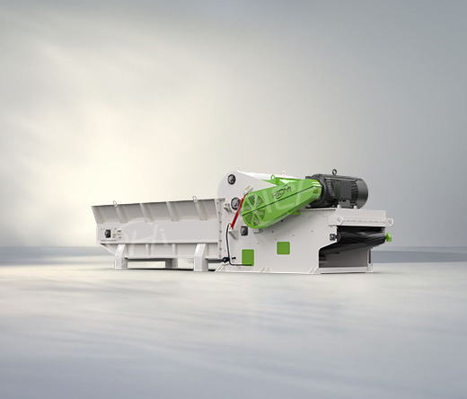 Wood chipper for  pre-processing