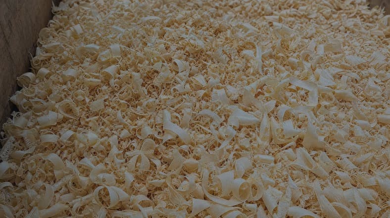 Easily accessible wood shavings
