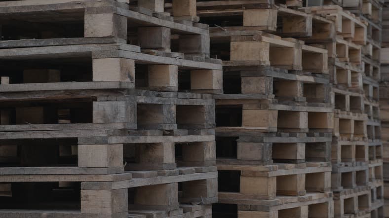 Easily accessible wooden pallets